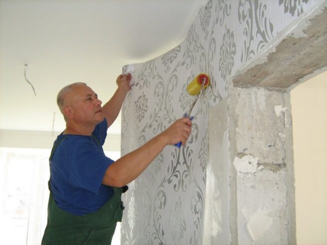 Подготовка поверхности перед поклейкой виниловых обоев